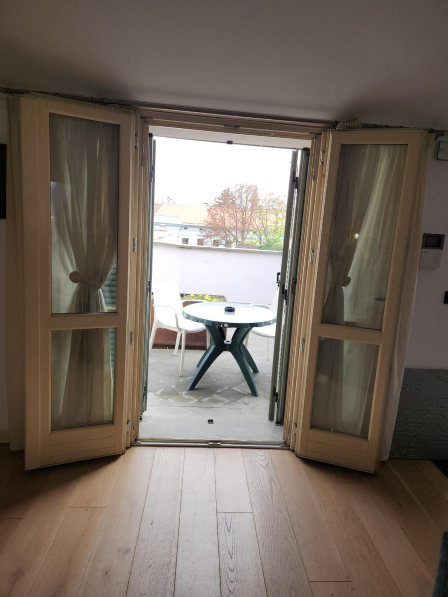 Central Terrace Escape With Jacuzzi Timisoara Ngoại thất bức ảnh