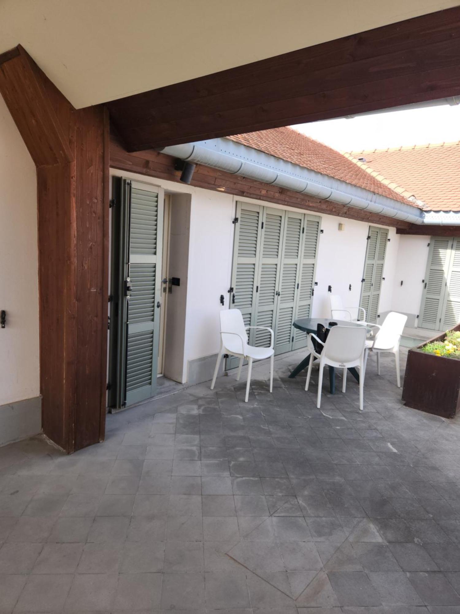 Central Terrace Escape With Jacuzzi Timisoara Ngoại thất bức ảnh